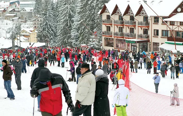 Predeal: Turiştii s-au bucurat de zăpadă