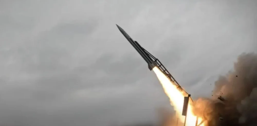 Regulile jocului în apărarea aeriană se schimbă: alternativa ucraineană la Patriot care poate intercepta rachete balistice mai lungi