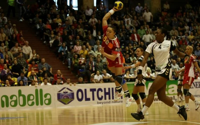 Oltchim - Toulon 28-19, în Liga Campionilor la handbal * Foto: L. Nica