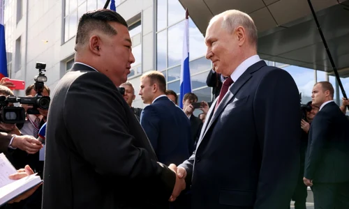 Vladimir Putin îl întâmpină pe Kim Jong Un Foto EPA EFE jpg