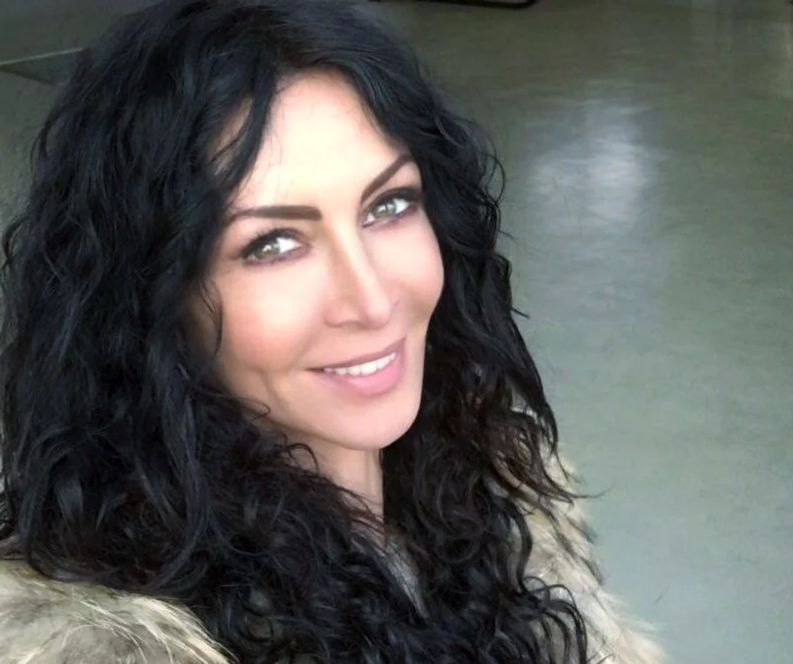 
    Mihaela Rădulescu (46 de ani)foto: Arhiva Personală  