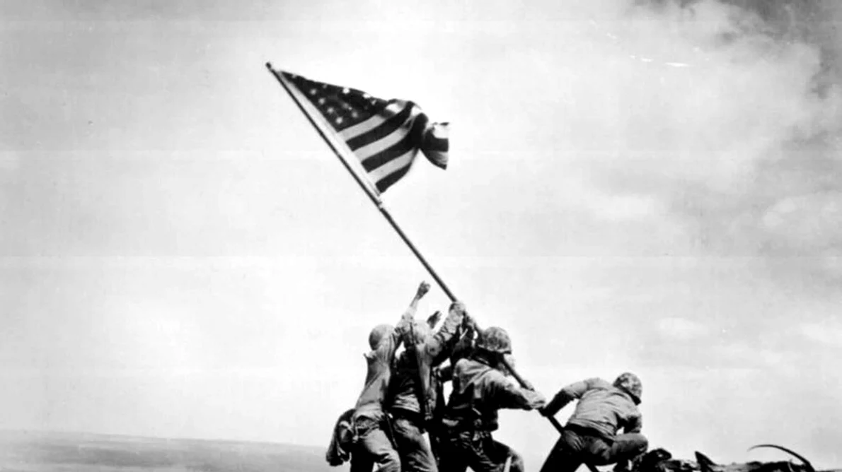 U S  Marine Corps a anunțat că va studia identitatea soldaților care au ridicat steagul american la Iwo Jima jpeg