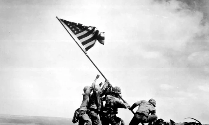 U S  Marine Corps a anunțat că va studia identitatea soldaților care au ridicat steagul american la Iwo Jima jpeg