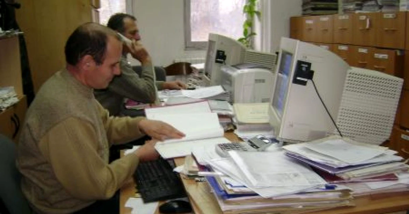 Funcţionarii s-au resemnat: fără bonusuri de sărbători. 