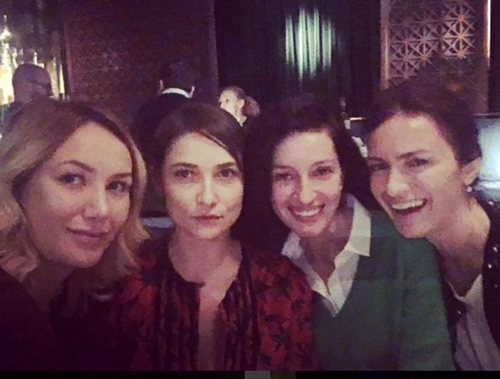 Maria Marinescu a ieşit cu prietenele la restaurant