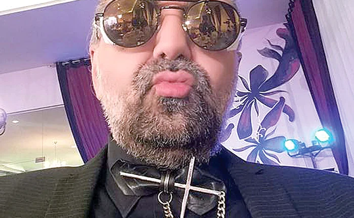 
    Daniel s-a reinventat.  A slăbit 50 kg și  adoptă doar ținute rock  