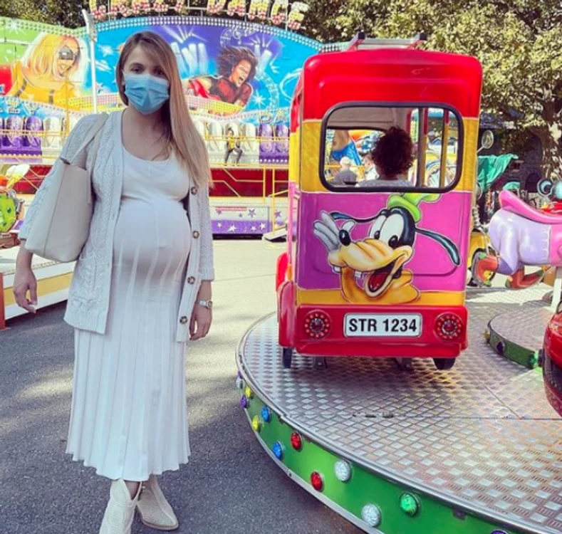 
    Andreea Ibacka, în ultima săptămână de sarcinăfoto: Instagram  