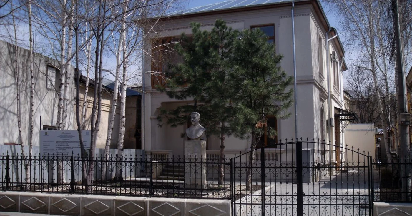 Biblioteca Judeţeană "Duiliu Zamfirescu"