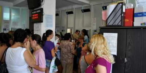 Angajaţii de la Finanţe abia fac faţă solicitărilor