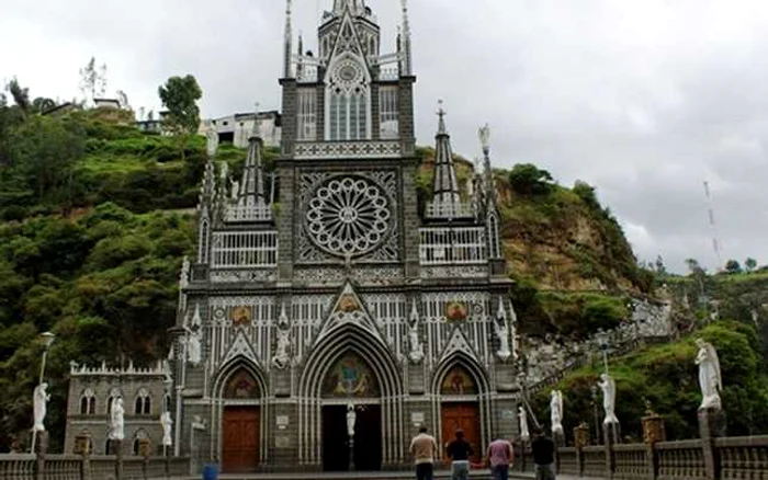 Catedrala din Ipiales, Columbia. FOTO:southamericanpostcard.com