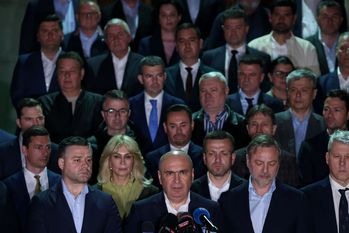 Ilie Bolojan susţinut de liderii PNL în timpul unei conferinţe de presă