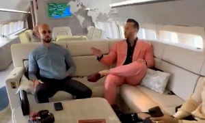 Fratii Tate avion jpg