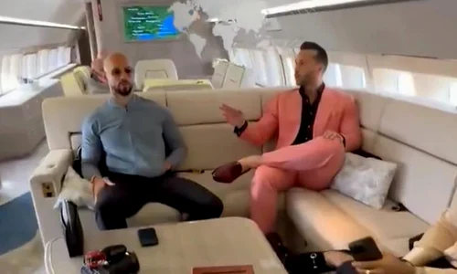Fratii Tate avion jpg