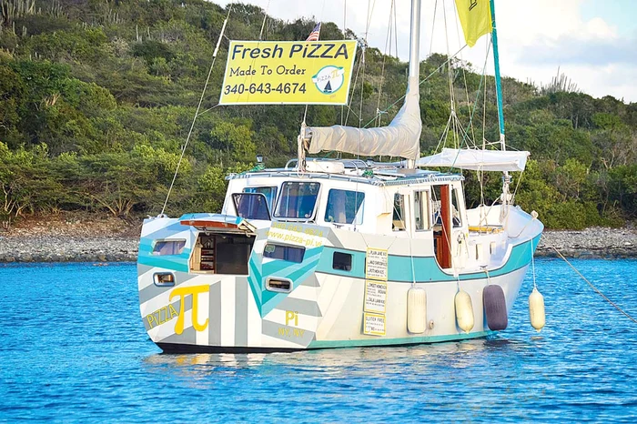 
    Tara şi Sasha Bouis au renunţat la slujbe să gătească la  bordul iahtului lor pentru miliardarii din Insulele Virgine  