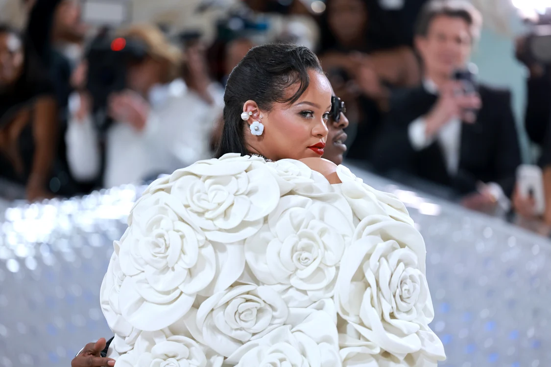 Rihanna însărcinată și sexy (9) jpg