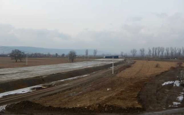 Lucrările la tronsonul Gilău - Nădăşelu, cu o lungime de 8,7 kilometri, trebuie finalizate în aprilie 2016