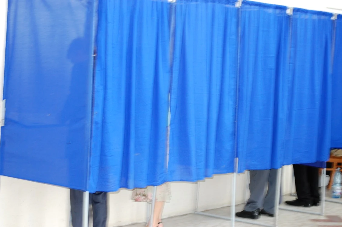 Secţiile de votare rămân deschise până până la orele 21,00 FOTO Corina Macavei (Arhivă)