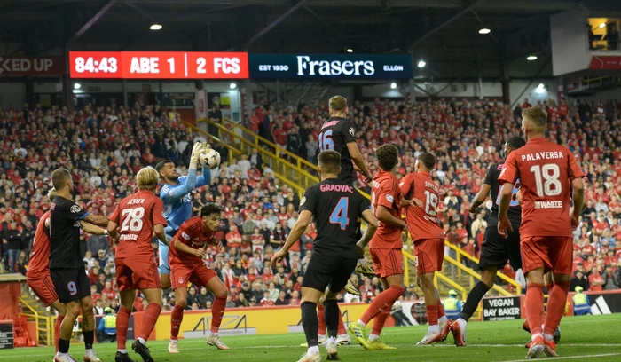 FCSB s-a întors cu un singur punct din Scoția în Liga Europa (FOTO: Sportpictures)