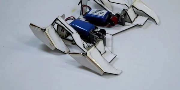 robot care se asambleaza