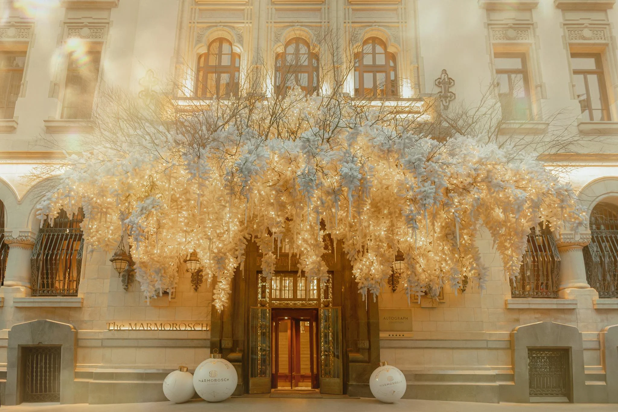 Bucureștiul de poveste. Cum au transformat antreprenorii fațadele istorice în cele mai frumoase atracții ale iernii