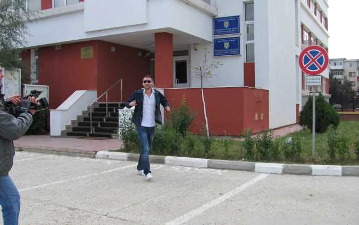 O parte a martorilor audiaţi au ieşit din biroul procurorului cu zâmbetul pe buze