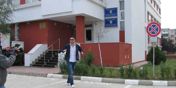 O parte a martorilor audiaţi au ieşit din biroul procurorului cu zâmbetul pe buze