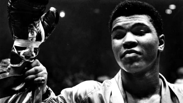 FOTO: Legenda sportului mondial, Muhammad Ali, KO în meciul cu viaţa jpeg