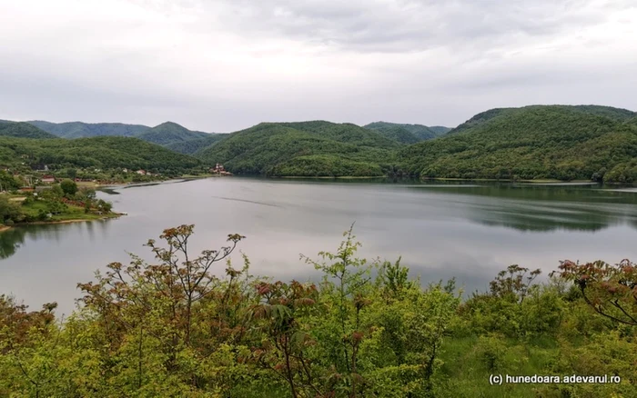 lacul cincis foto daniel guta adevarul