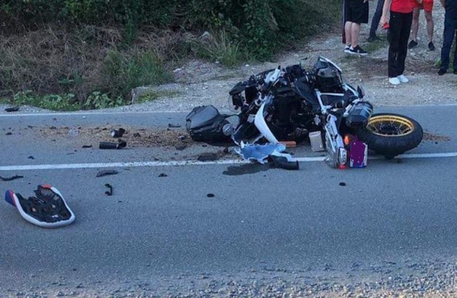 Arhitect pe motocicletă, omorât de un TAF. Utilajul a ieșit în drum, la indicațiile unui șofer VIDEO