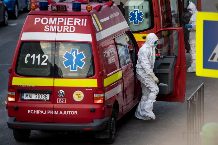 Echipajul SMURD l-a găsit pe pacientul de 45 de ani în stop cardio-respiratorfoto: Inquam Photos