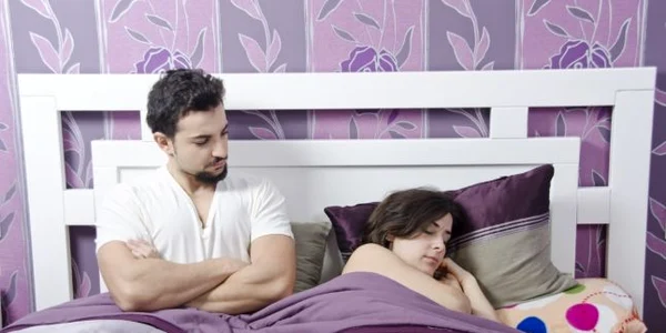 Barbat vrea sex femeia nu - cuplu - probleme sexuale - dormitor FOTO Shutterstock 