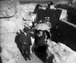 Regina Maria şi Principesa Ileana vizitând piramidele din Egipt - 1930 platoul Giza Sursa Facebook Mihaela Chiripuci / Arhiva giza.fas.harvard.edu