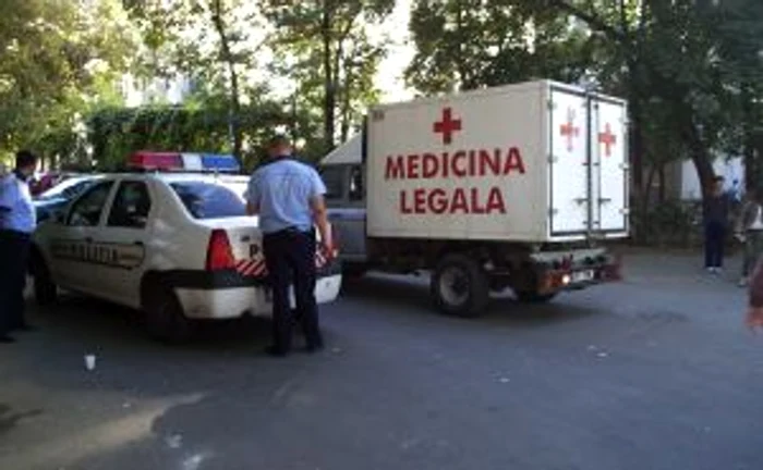 Femeia se aruncase de la etajul 9