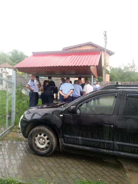 Tentativă de fraudare a alegerilor parţiale din comuna Scundu - Vâlcea: dosar penal pentru plimbarea fără drept a urnei mobile în lipsa pazei printr-un cămin de bătrâni; Foto Adrian Pană