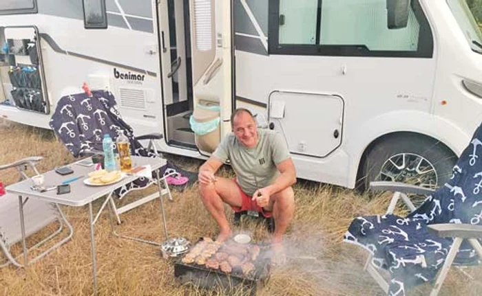 
    Dana Rogoz a petrecut  luna de miere tot în rulotă  