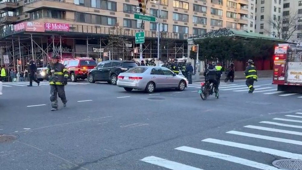 24 de persoane au fost rănite în urma coliziunii unui tren de metrou în New York