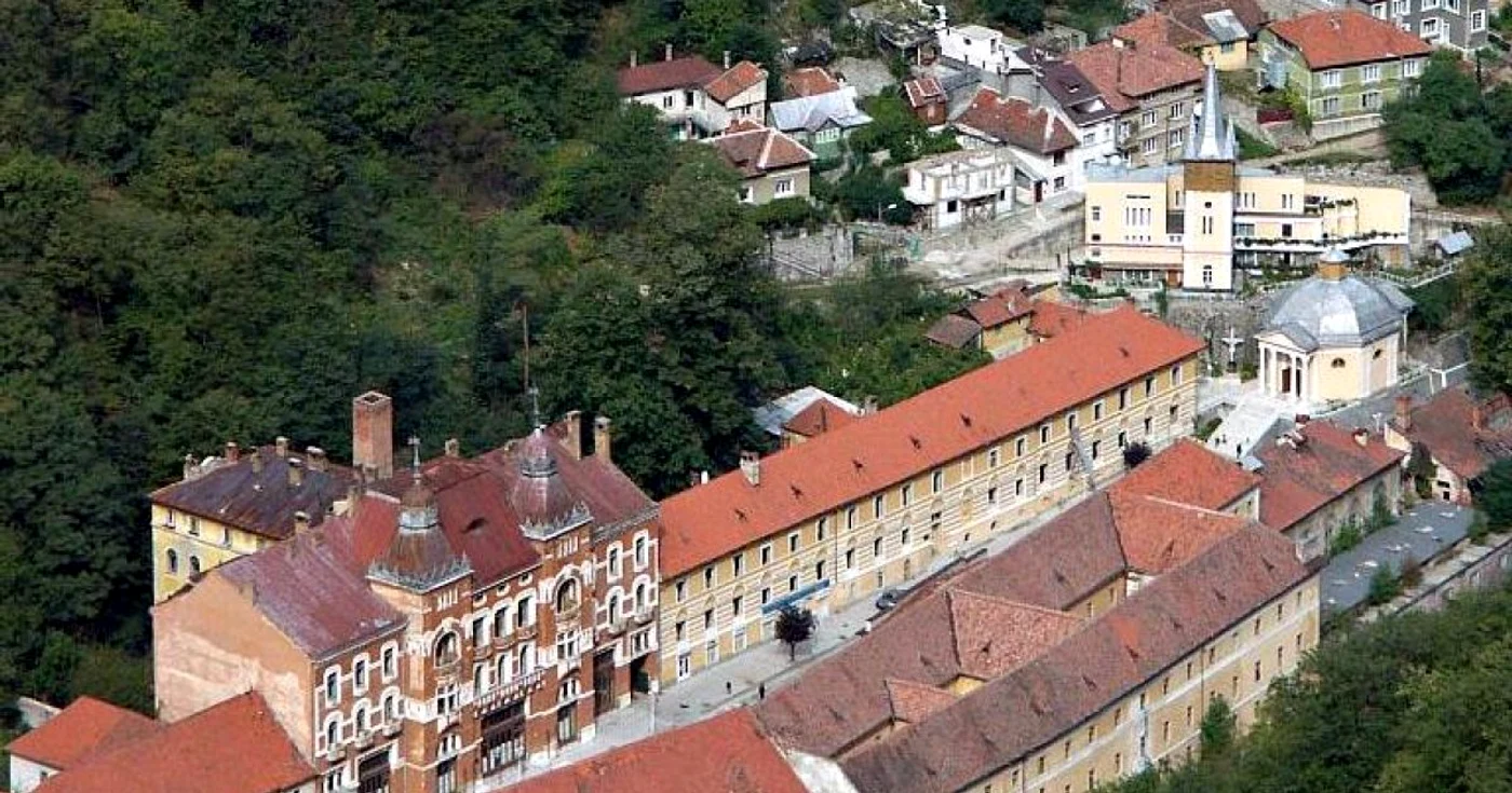 Ministrul Maria Grapini spune că oamenii de afaceri chinezi s-au arătat interesaţi să investească în staţiunea Băile Herculane FOTO wonderfulromania.ro