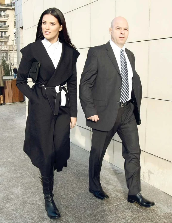 Antonia a venit la tribunal, ca de obicei, însoţită de tatăl ei, Paul Iacobescu, cu care are o relaţie foarte bunăFoto: Click!