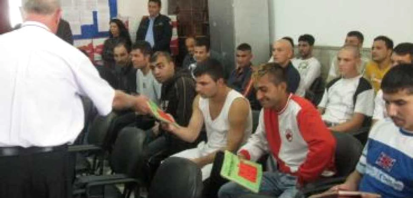 Deţinuţii au primit pliante cu caracter educativ şi de informare cu privire la violenţa în familie