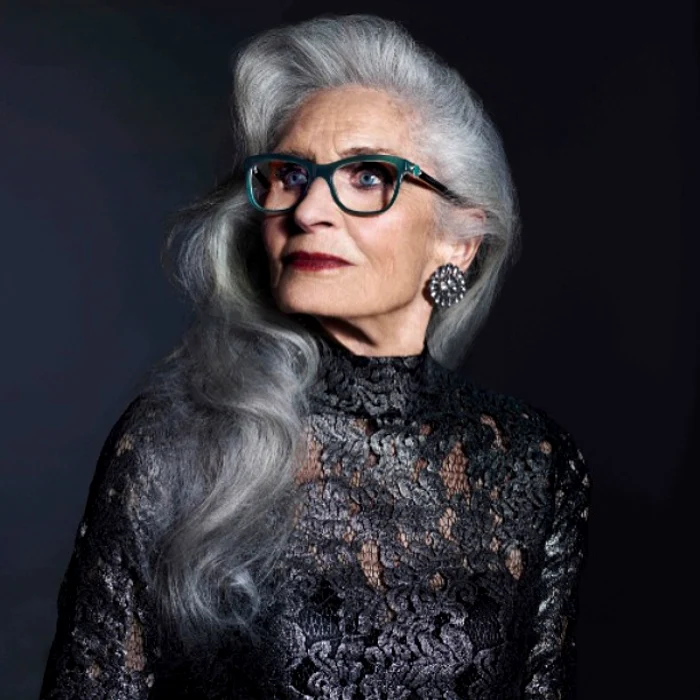 
    Daphne a realizat un clip pentru noul rimel al firmei Eyeko  