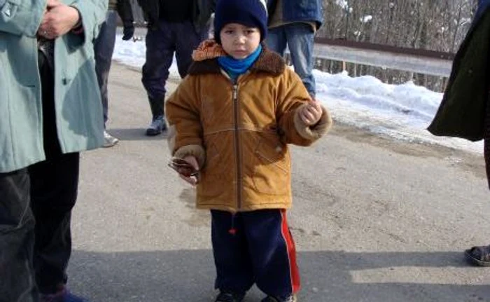 
    Adelin Călugăriţa, băieţelul care a încercat din răsputeri să-şi salveze sora de 8 luni. Din păcate, nu a reuşit.  