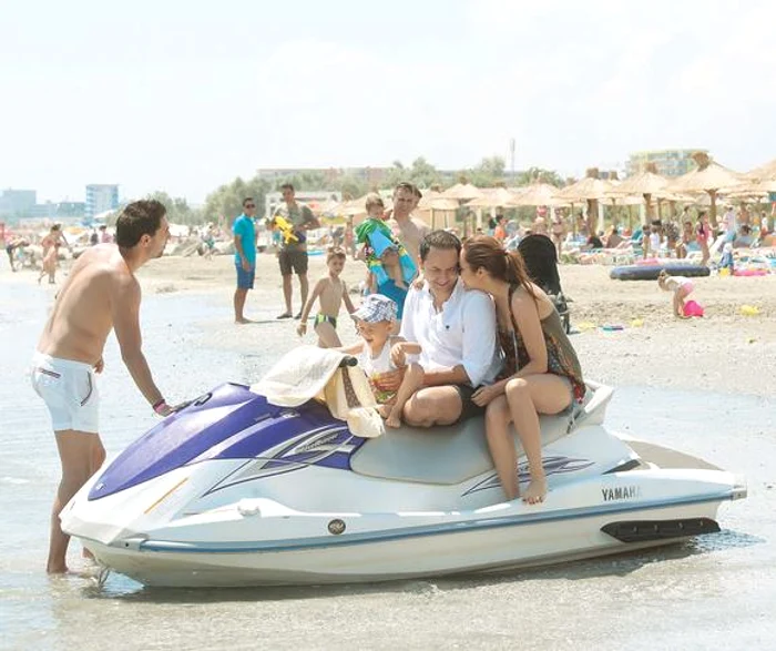 În această vară, Andra și Cătălin Măruță s-au distrat pe cinste împreună cu băiețelul lor, David, în staţiunea Mamaia