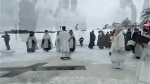 Pro-rusul Igor Dodon a marcat Boboteaza pe stil vechi în Rusia, în ziua în care era așteptat în instanță