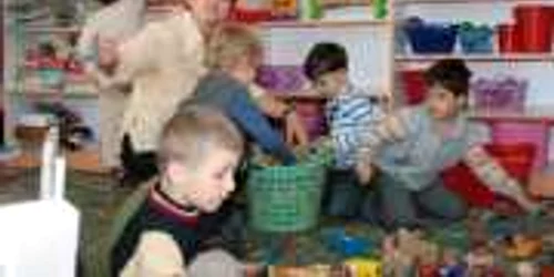 Neamţ: Educatorii şi medicii, în grevă pe jumătate