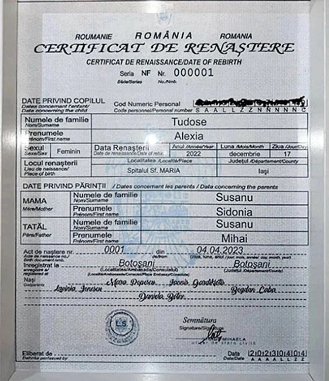 Acesta e “Certificatul de renaştere”, oferit de tânăra pacientă. Foto: Facebook / Dr. Sidonia Susanu