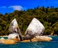 Split Apple Rock, New Zealand nimeni nu ştie cum a apărut jpeg