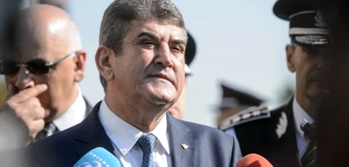 Gabriel Oprea încă mai poate înclina balanţa în Parlament
