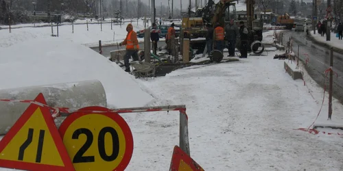 Constructorii promit o şosea cu patru benzi şi trotuare occidentale