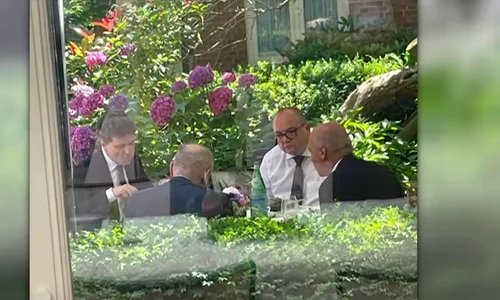 Întâlnire la Bruxelles înainte de Consiliul European: Nicușor Dan, Rareș Bogdan și Victor Negrescu, la aceeași masă FOTO captură video Digi24
