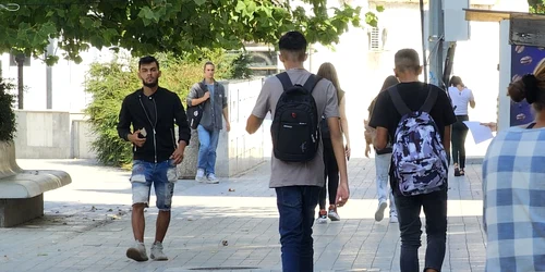 ghiozdann jpg